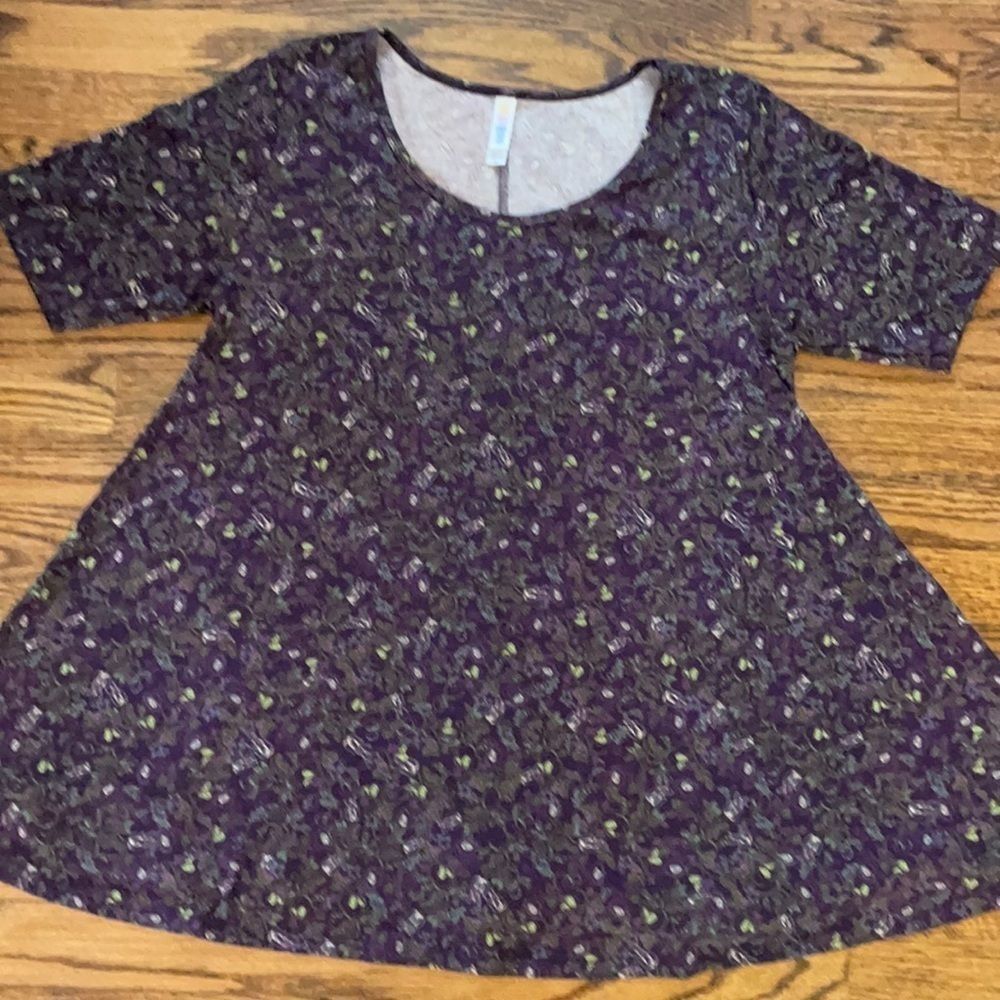 3 ❤️ for $30 LuLaRoe comfy purple pretty top size small
